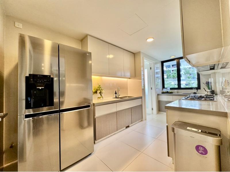 The Interlace Condominium For Sale, $4,200,000, 3 Bed 4 Bath 5,608 sqft $749.00 psf