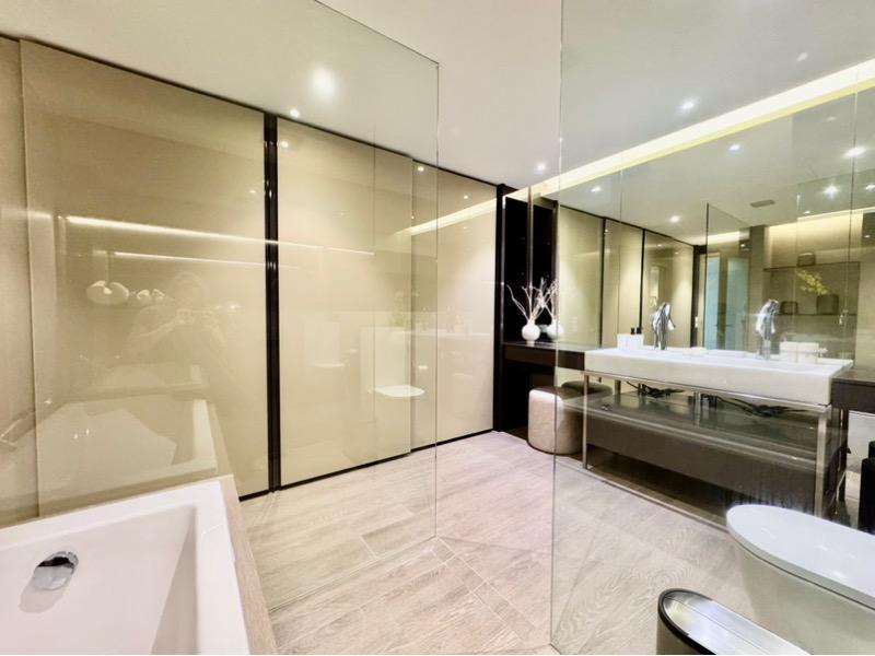 The Interlace Condominium For Sale, $4,200,000, 3 Bed 4 Bath 5,608 sqft $749.00 psf