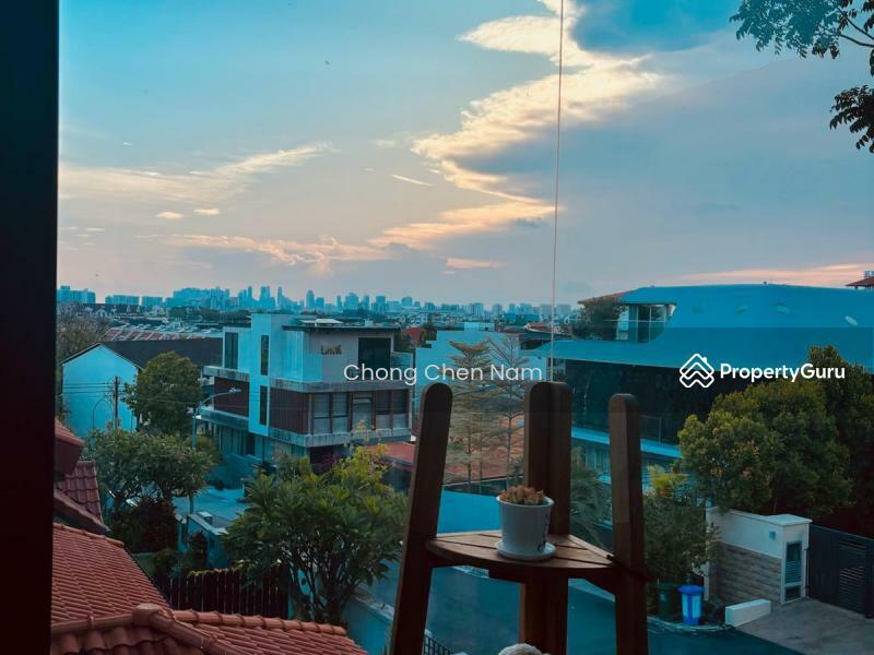 HILL TOP BUNGALOW @ FRANKEL /SIGLAP BANK