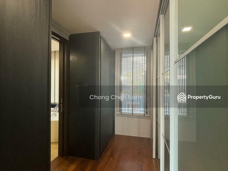 HILL TOP BUNGALOW @ FRANKEL /SIGLAP BANK