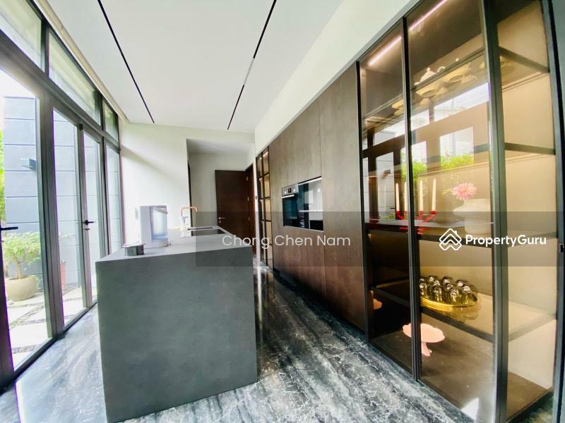 HILL TOP BUNGALOW @ FRANKEL /SIGLAP BANK