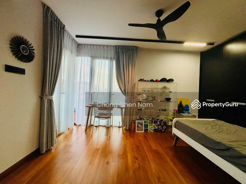 HILL TOP BUNGALOW @ FRANKEL /SIGLAP BANK