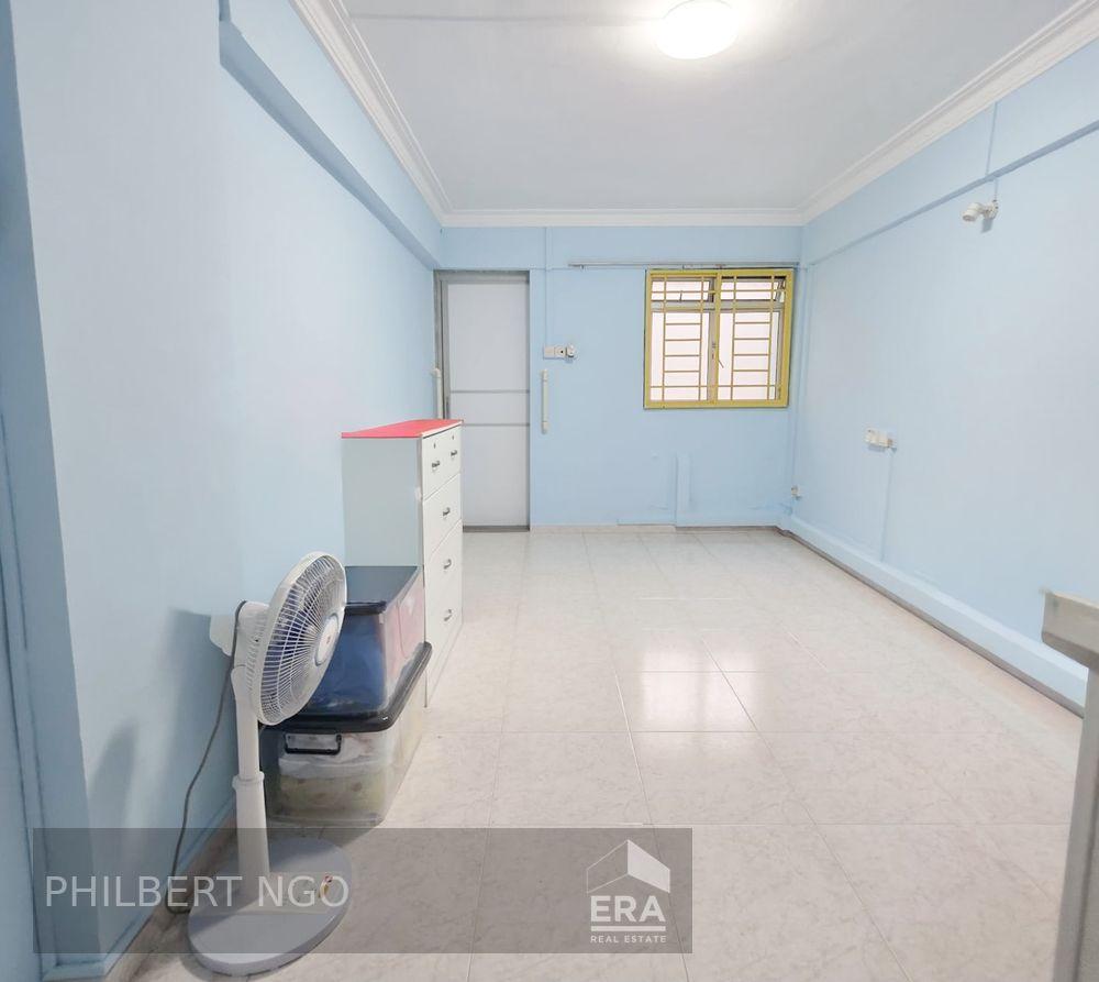 Prop-GPT: HDB - 2 room: D27 Yishun 160 Yishun Street 11