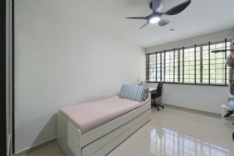 323 Yishun Central HDB Apartment For Sale, $700,000, 3 Bed 2 Bath 1,313 sqft $533.00 psf