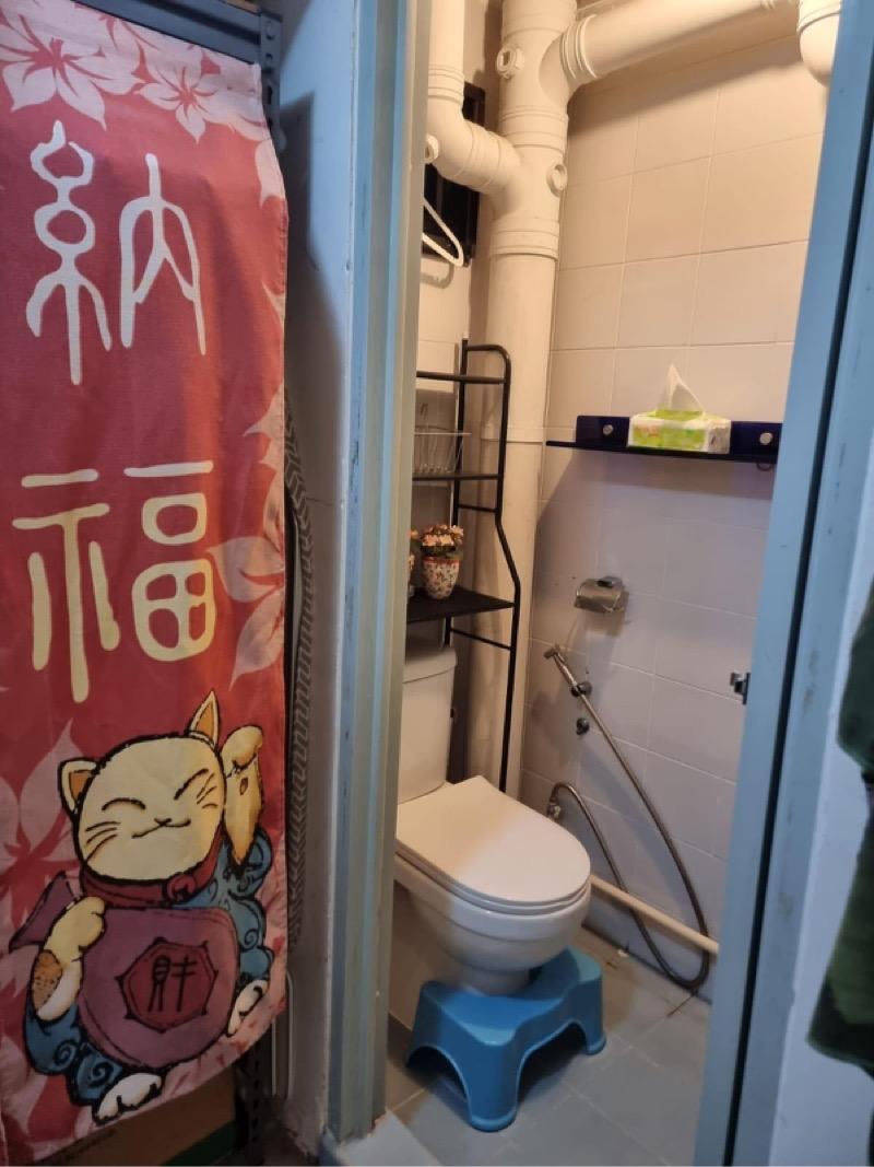 85 Commonwealth Close HDB Apartment For Sale, $360,000, 2 Bed 2 Bath 624 sqft $577.00 psf