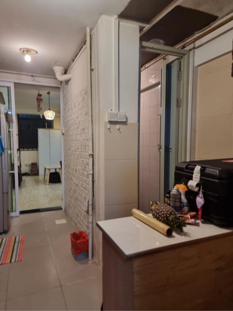 85 Commonwealth Close HDB Apartment For Sale, $360,000, 2 Bed 2 Bath 624 sqft $577.00 psf