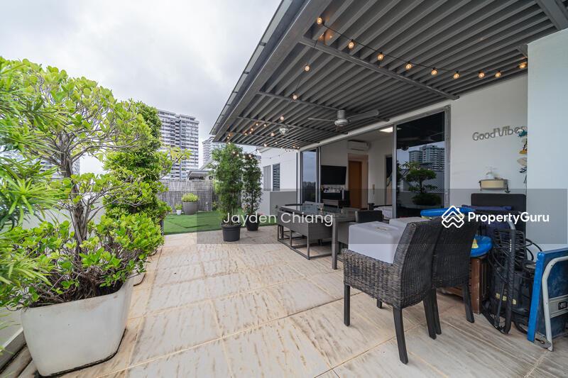 Elliot at the East Coast