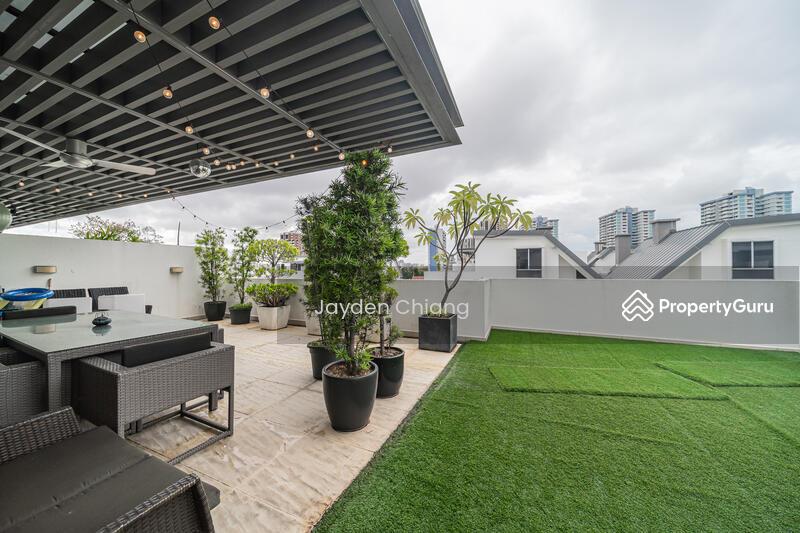 Elliot at the East Coast