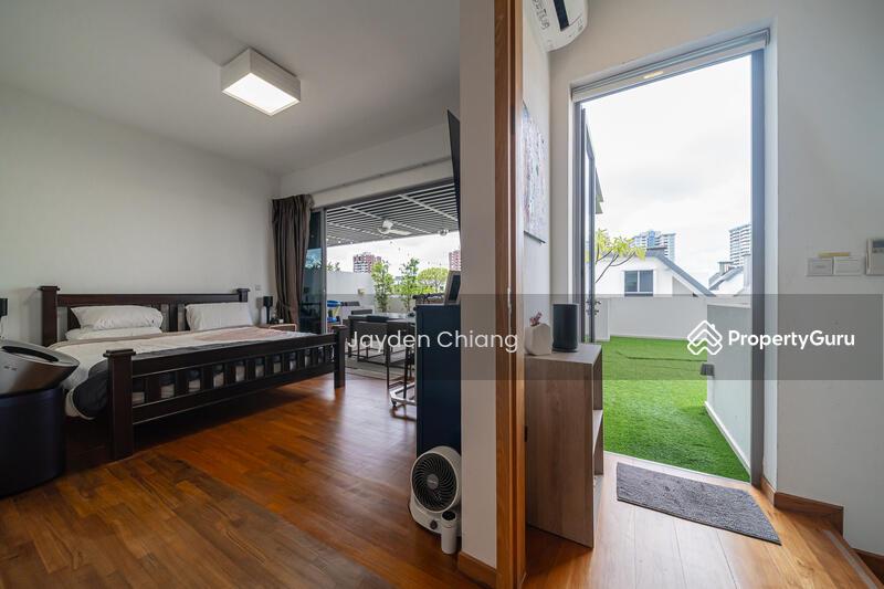 Elliot at the East Coast