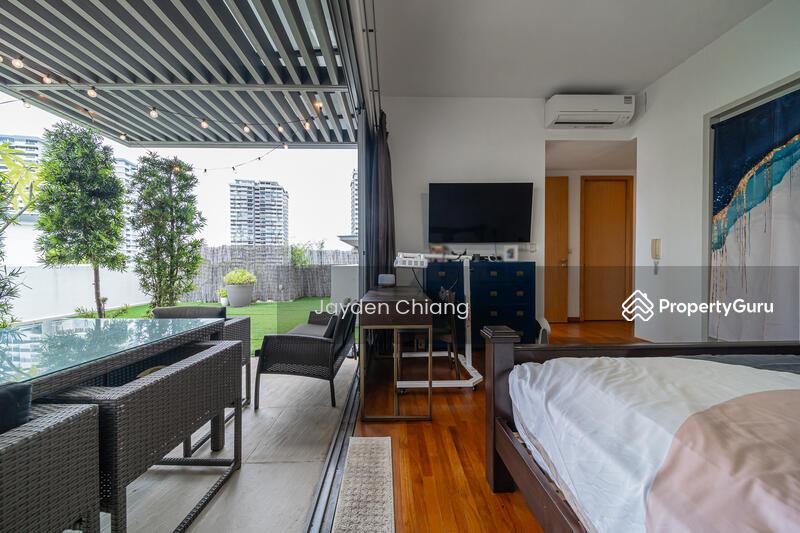 Elliot at the East Coast