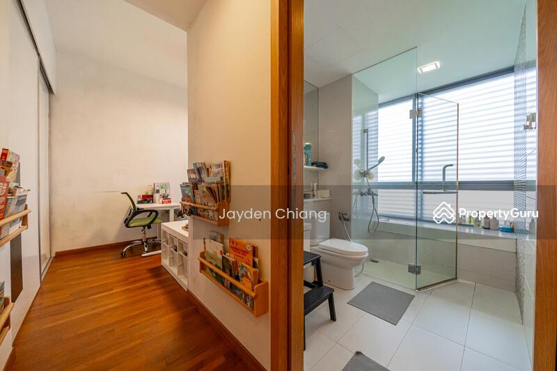 Elliot at the East Coast