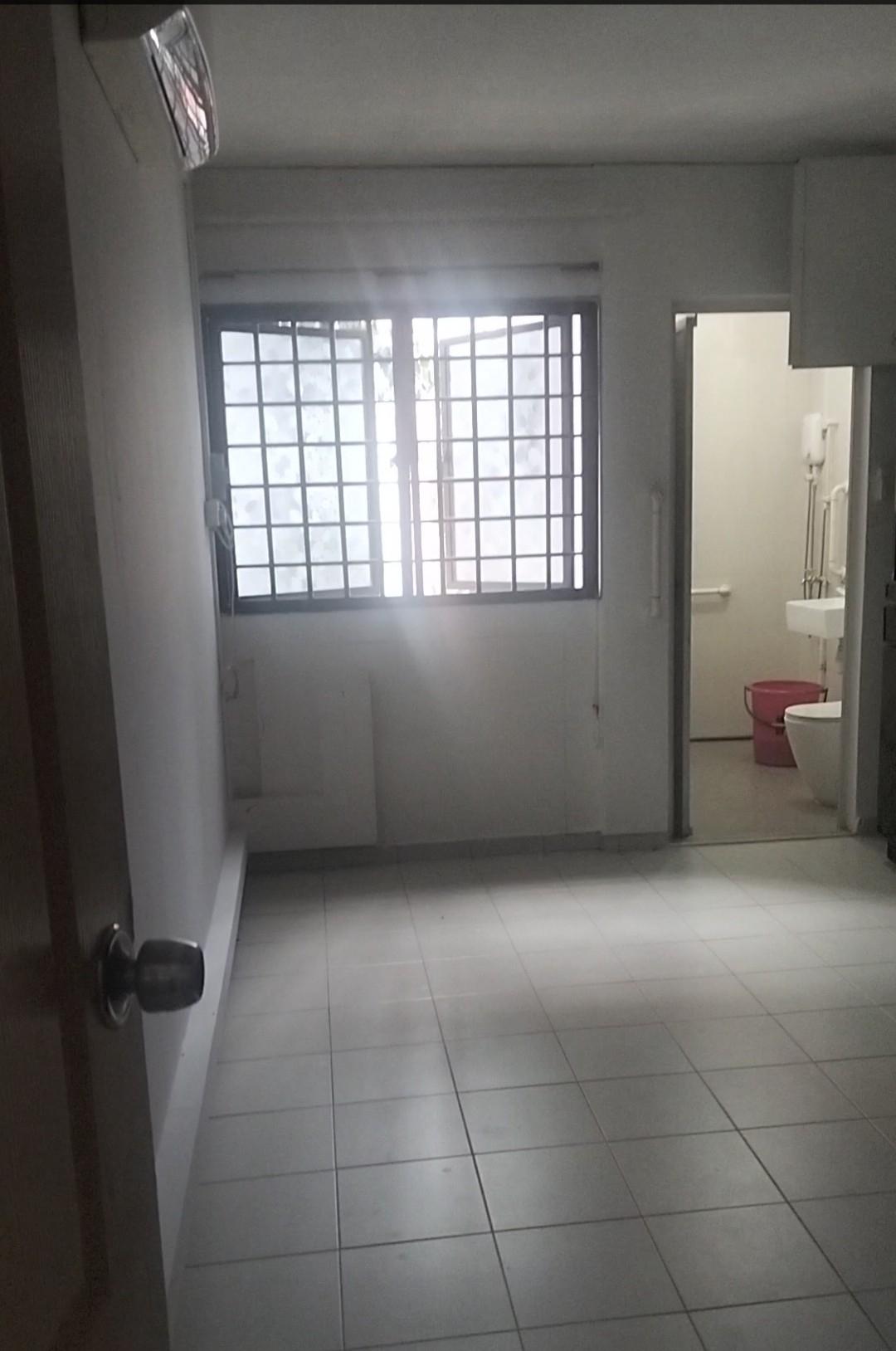 393 Yishun Avenue 6 HDB Apartment For Sale, $560,000, 3 Bed 2 Bath 1,130 sqft $496.00 psf