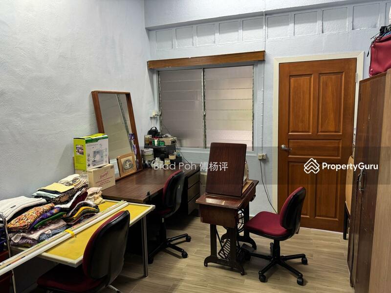 FH semi-D near University Rd in D11 For Sale