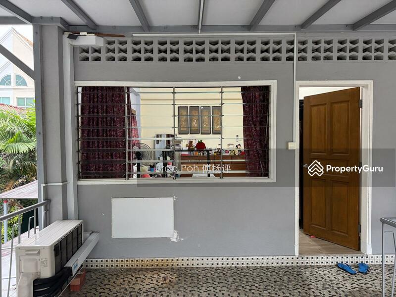 FH semi-D near University Rd in D11 For Sale