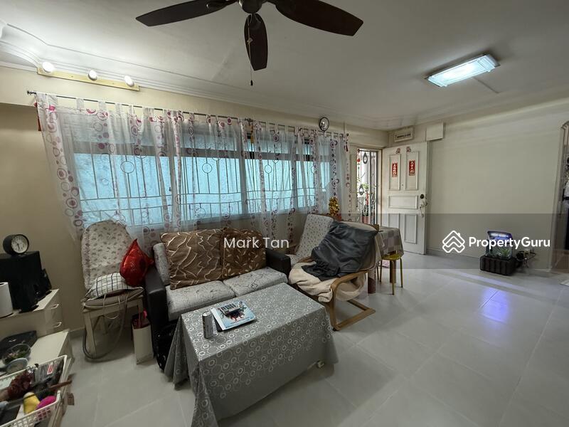 Prop-GPT: HDB Flat: D23  616 Senja Road