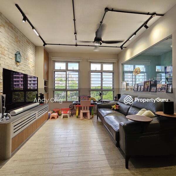 Prop-GPT: HDB Flat: D27  120B Canberra Crescent