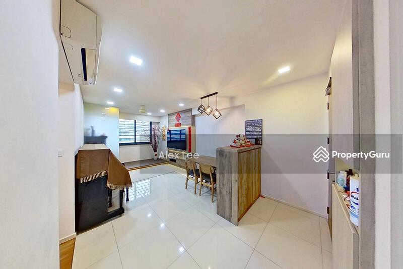Prop-GPT: HDB Flat: D19 Punggol 308C Punggol Walk