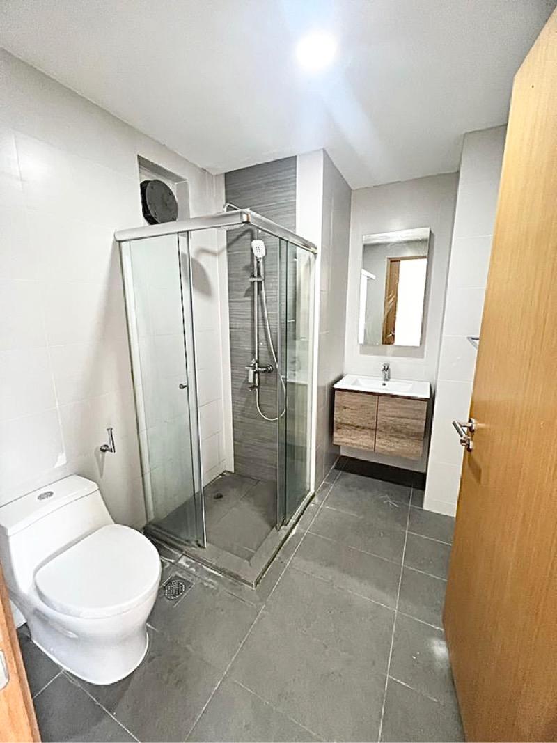 La Brisa Condominium For Sale, $999,000, 2 Bed 1 Bath 538 sqft $1,857.00 psf