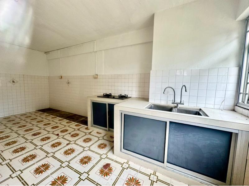 100 Bedok North Avenue 4 HDB Apartment For Sale, $438,000, 2 Bed 2 Bath 721 sqft $607.00 psf