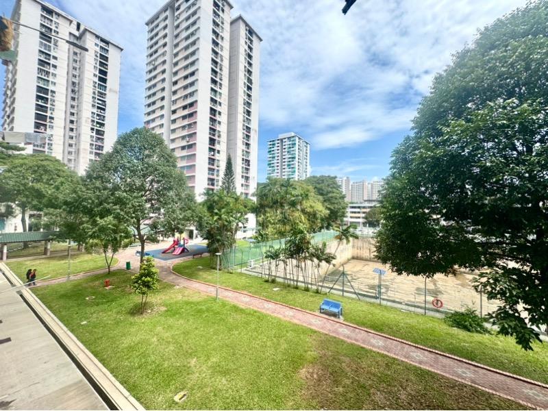 100 Bedok North Avenue 4 HDB Apartment For Sale, $438,000, 2 Bed 2 Bath 721 sqft $607.00 psf
