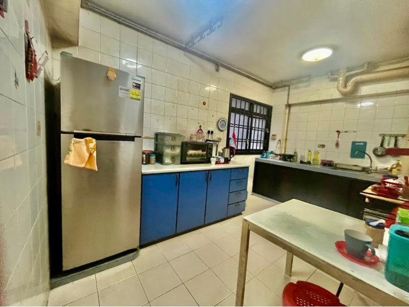 184C Rivervale Crescent HDB Apartment For Sale, $560,000, 3 Bed 2 Bath 914 sqft $613.00 psf