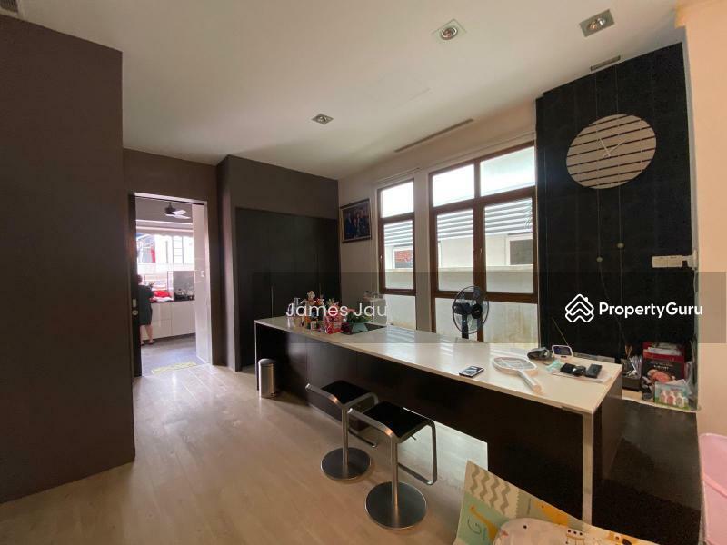 South Facing 2.5 storey bungalow at Goodman Vicinity