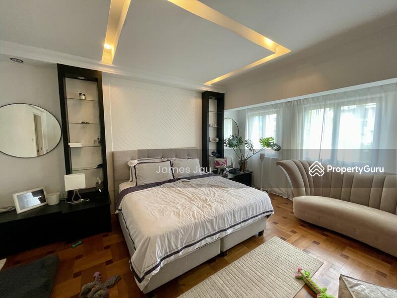 Prop-GPT: Semi-Detached: D15  Nice wide frontage semi d in the Goodman area!