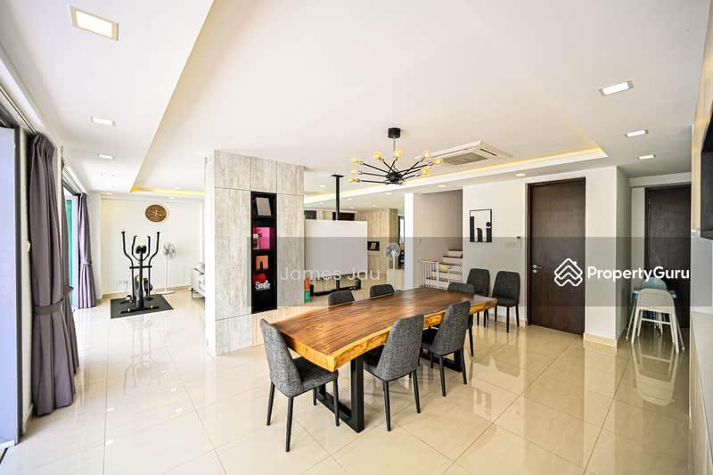 Open house!Best buy in market! Keris! 3.5 storey semi d with 9 huge rooms! Bring your luggage!