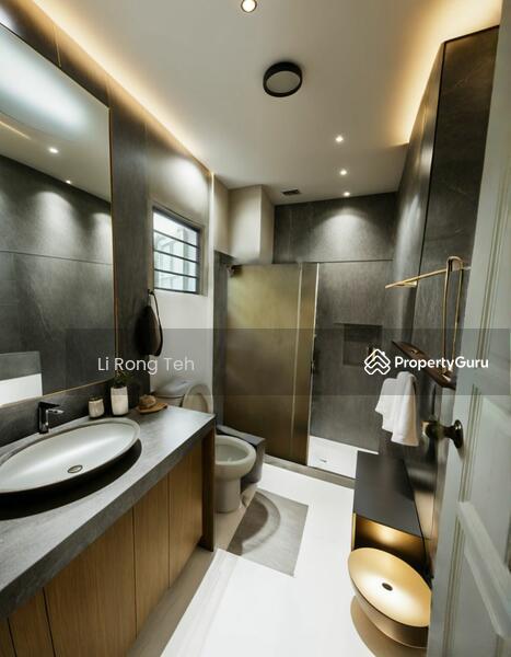  ALMOST SOLD! RARE DETACHED WIDE 18 METER FRONTAGE IN SIGLAP! REGULAR SQUARISH PLOT