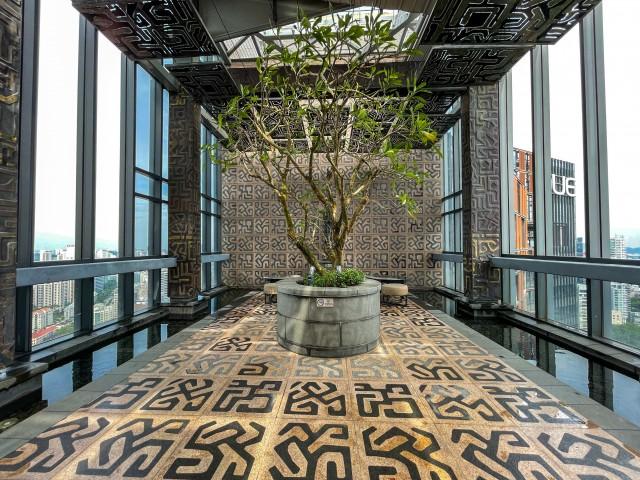 Oue Twin Peaks Condominium For Sale, $1,200,000, 1 Bed 1 Bath 571 sqft $2,102.00 psf