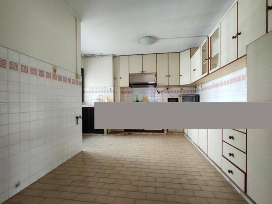 129 Pending Road HDB Apartment For Sale, $849,000, 3 Bed 2 Bath 1,550 sqft $548.00 psf