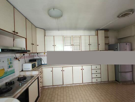 129 Pending Road HDB Apartment For Sale, $849,000, 3 Bed 2 Bath 1,550 sqft $548.00 psf