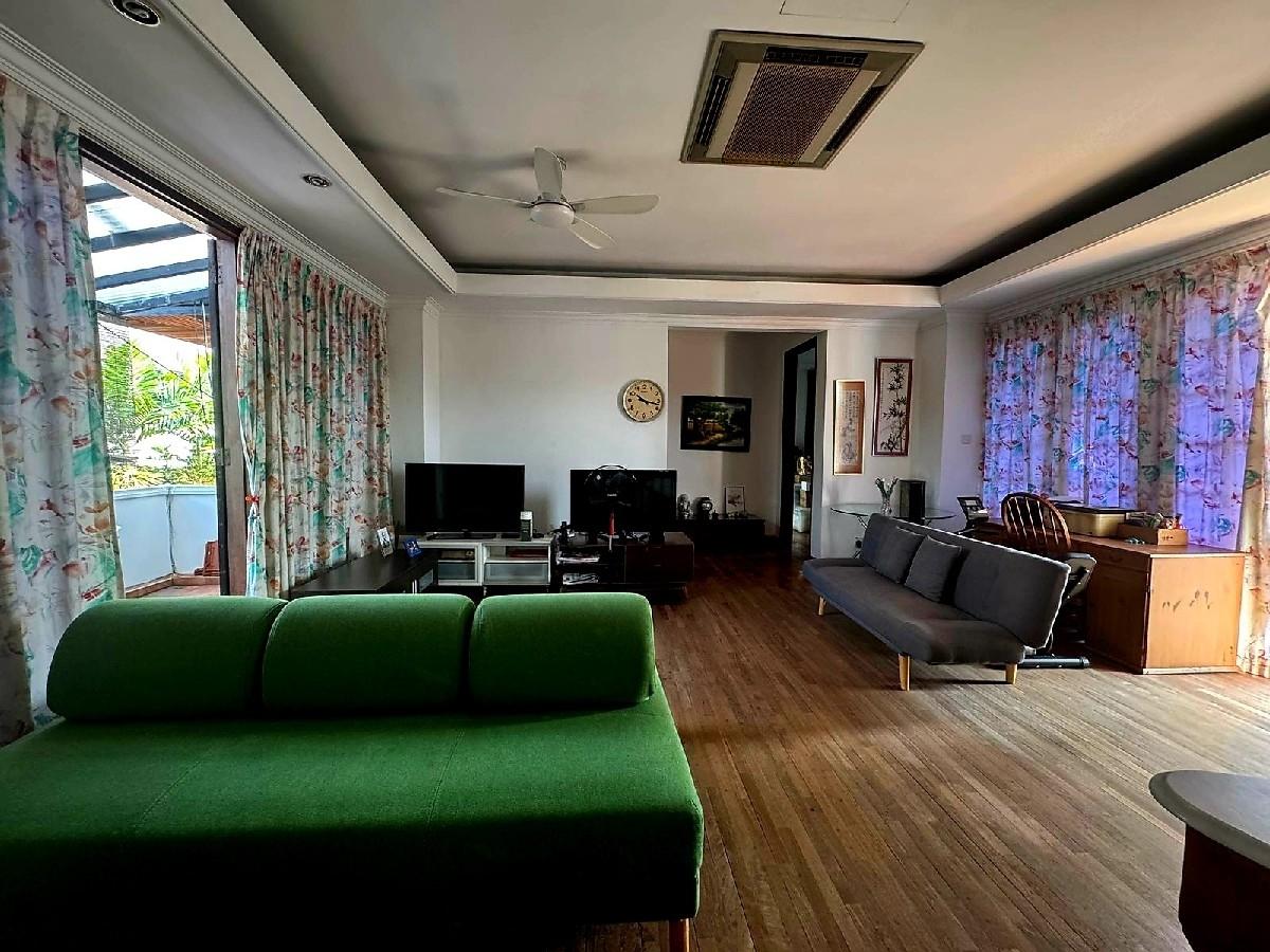 Prop-GPT: Detached: D15 Amber Road WOO MON CHEW ROAD