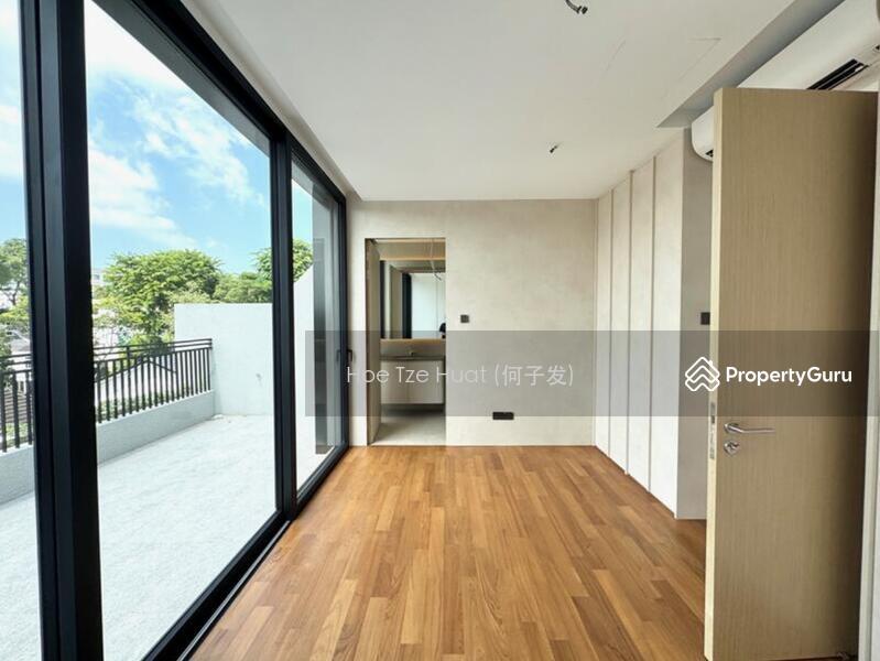 Prop-GPT: Terrace: D10 Holland 54 Ming Teck Park