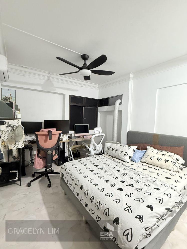 5 Room Spacious Unit Fire Sale