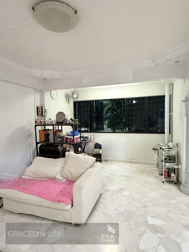 5 Room Spacious Unit Fire Sale