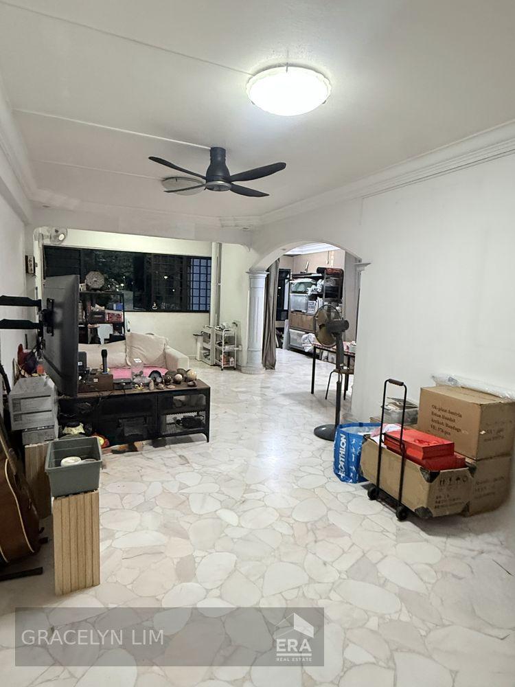 5 Room Spacious Unit Fire Sale