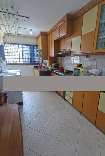 627 Yishun Street 61 HDB Apartment For Sale, $610,000, 3 Bed 2 Bath 1,130 sqft $540.00 psf