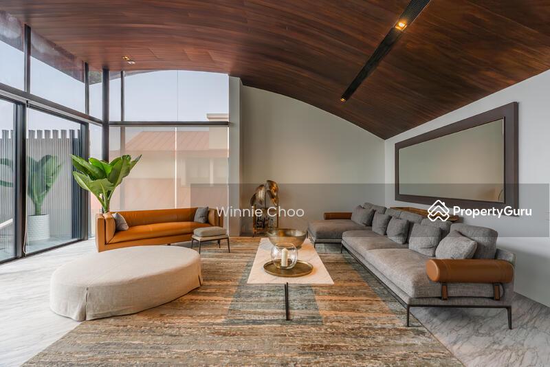 Prop-GPT: Detached: D04  Lakeshore View