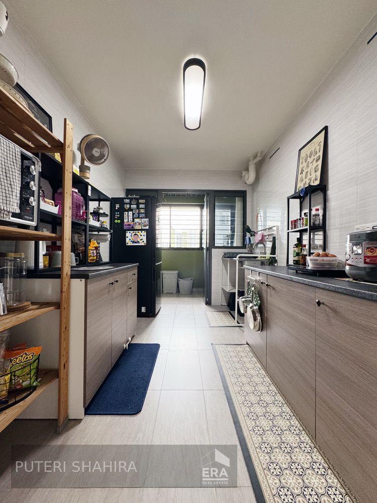 Move-in Condition, No Built-ins, Greenery View!