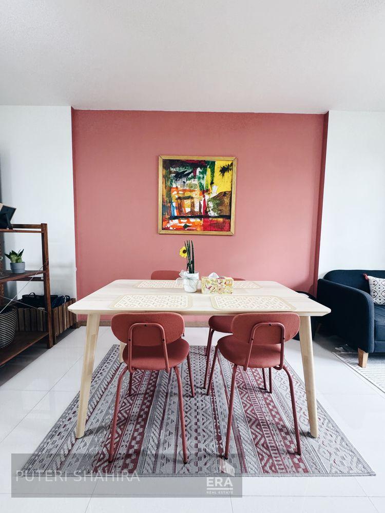 Move-in Condition, No Built-ins, Greenery View!