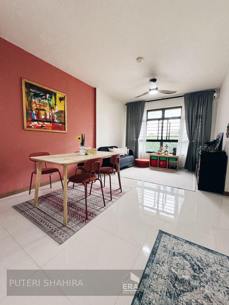 Move-in Condition, No Built-ins, Greenery View!