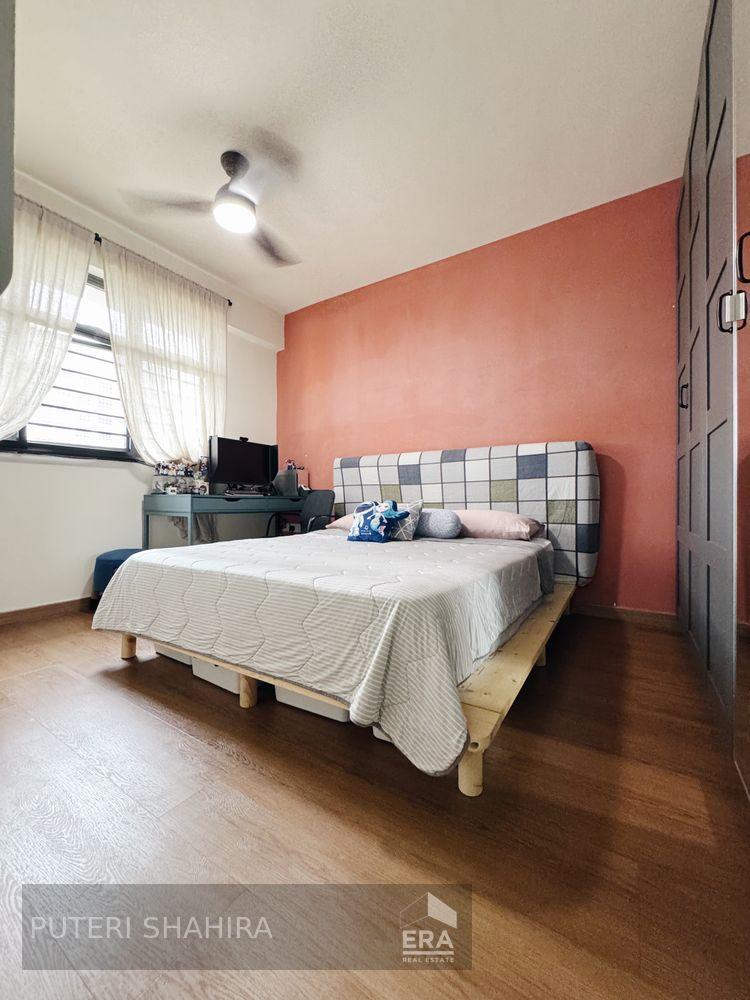 Move-in Condition, No Built-ins, Greenery View!