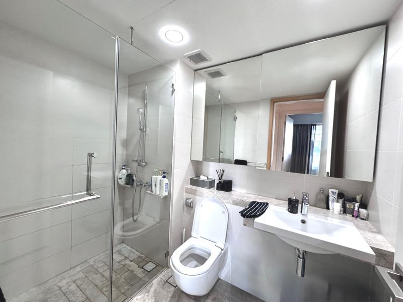 One Shenton Condominium For Sale, $3,018,000, 3 Bed 3 Bath 1,518 sqft $1,988.00 psf