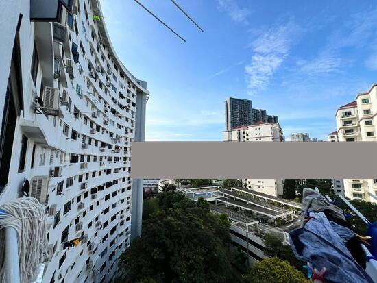 168A Queensway HDB Apartment For Sale, $528,000, 3 Bed 1 Bath 904 sqft $584.00 psf