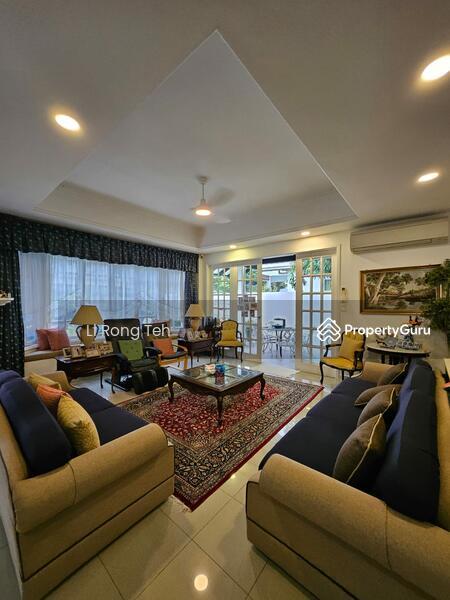  DEALMAKERS  D15 | RARE DETACHED WIDE 18 METER FRONTAGE IN SIGLAP! REGULAR SQUARISH PLOT