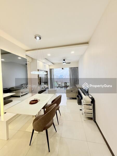 Prop-GPT: Executive Condominium: D22  Lake Life