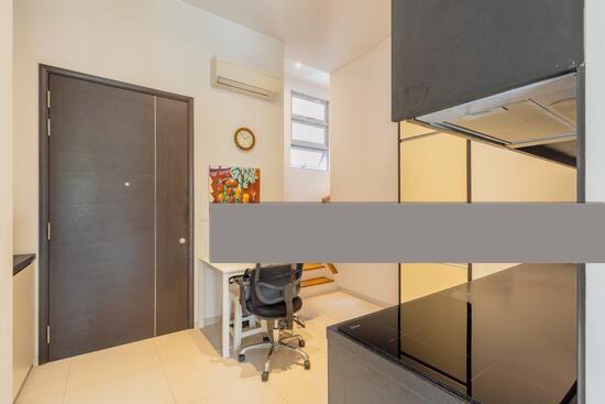 Oxley Edge Apartment For Sale, $2,100,000, 4 Bed 2 Bath 1,087 sqft $1,932.00 psf