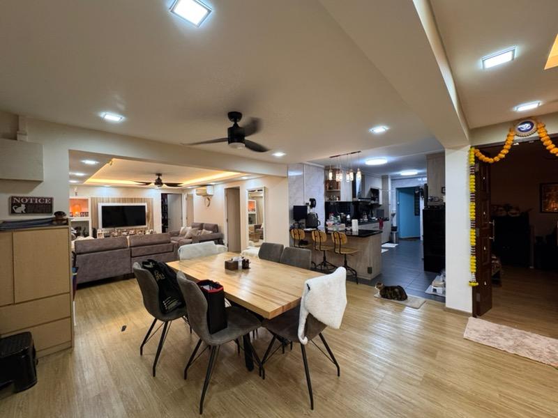 650 Yishun Avenue 4 HDB Apartment For Sale, $1,300,000, 5 Bed 3 Bath 1,711 sqft $760.00 psf