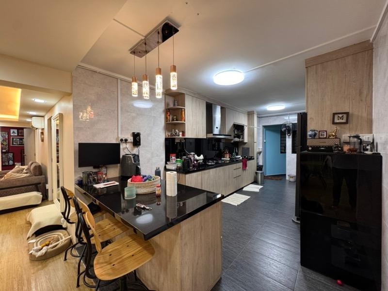 650 Yishun Avenue 4 HDB Apartment For Sale, $1,300,000, 5 Bed 3 Bath 1,711 sqft $760.00 psf